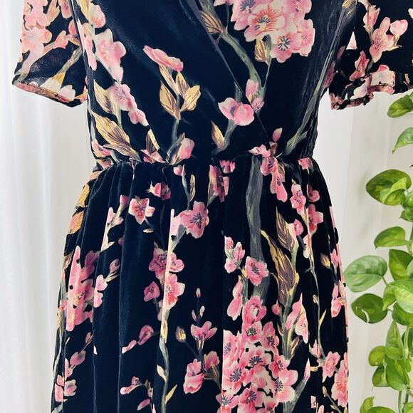 Gorgeous Simplee Black & Pink Floral Long Flowy Maxi Dress - Size Small - Picture 4 of 10